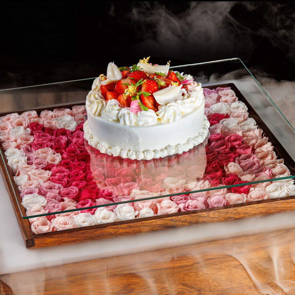 【薔薇・演出アニバーサリーケーキ付】&ldquo;記念日ランチコース&rdquo;（全7品+乾杯スパークリング）